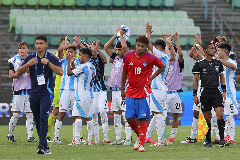 | Photo: AP/Jesus Vargas : Chile Argentina Soccer South American U20