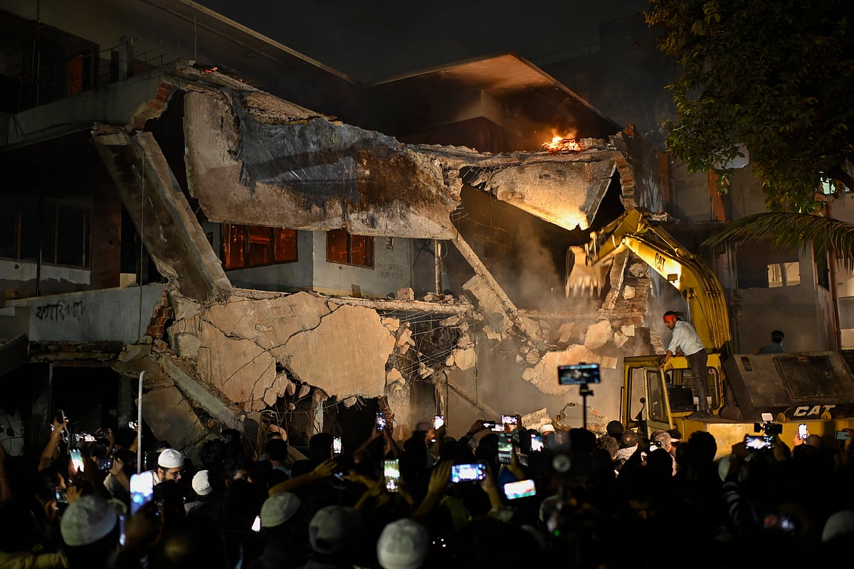 AP : Protesters demolish the residence of Sheikh Mujibur Rahman