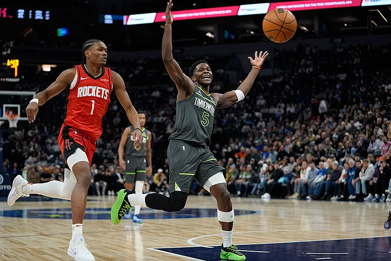 Basketball: Minnesota Timberwolves vs Houston Rockets