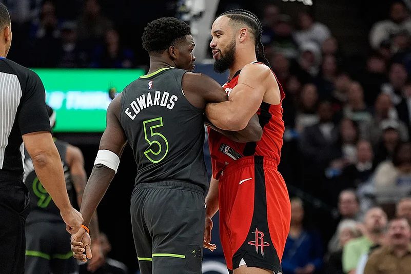 Basketball: Houston Rockets vs Minnesota Timberwolves