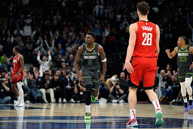 NBA: Houston Rockets vs Minnesota Timberwolves