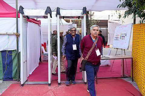 Sandeep Dikshit visits counting centre