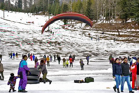 Weather: Fresh snowfall in Manali