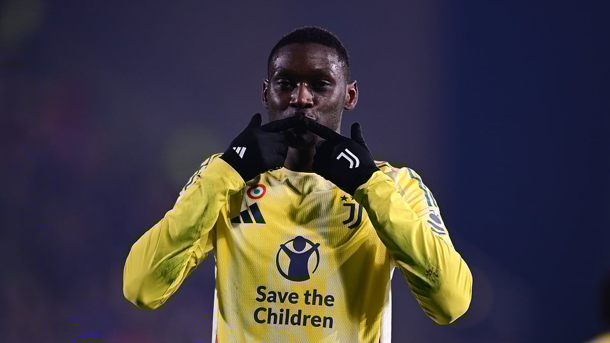 Randal Kolo Muani celebrates his goal against Como