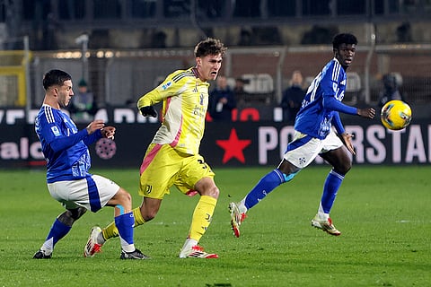 Serie A: Como 1907's Gabriel Strefezza and Juventus FC's Nicolo' Savona in action