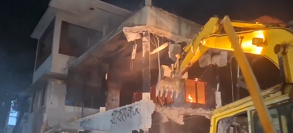 Mobs setting fire and dismantling the hours of Sheikh Mujibur Rahman in Bangladesh