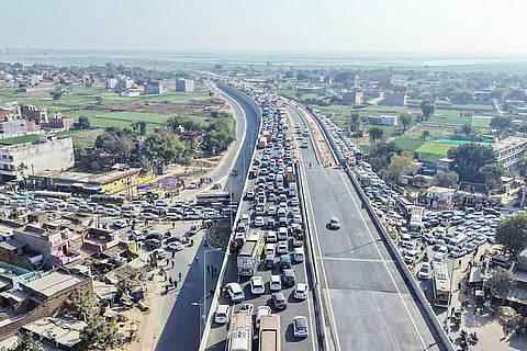 Mahakumbh Mela: Vehicles stuck on the Prayagraj-Pratapgarh road