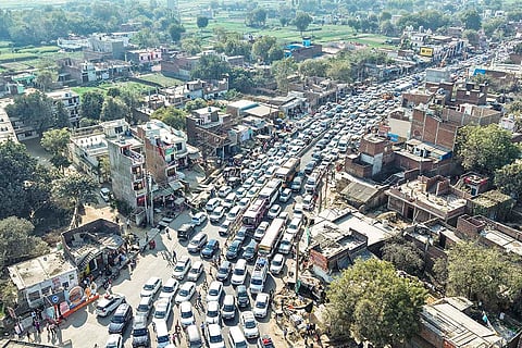 Mahakumbh Mela: Vehicles stuck on the Lucknow Highway