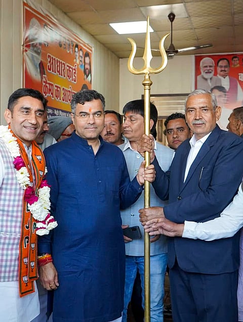 Parvesh Sahib Singh Verma pays tribute to his father