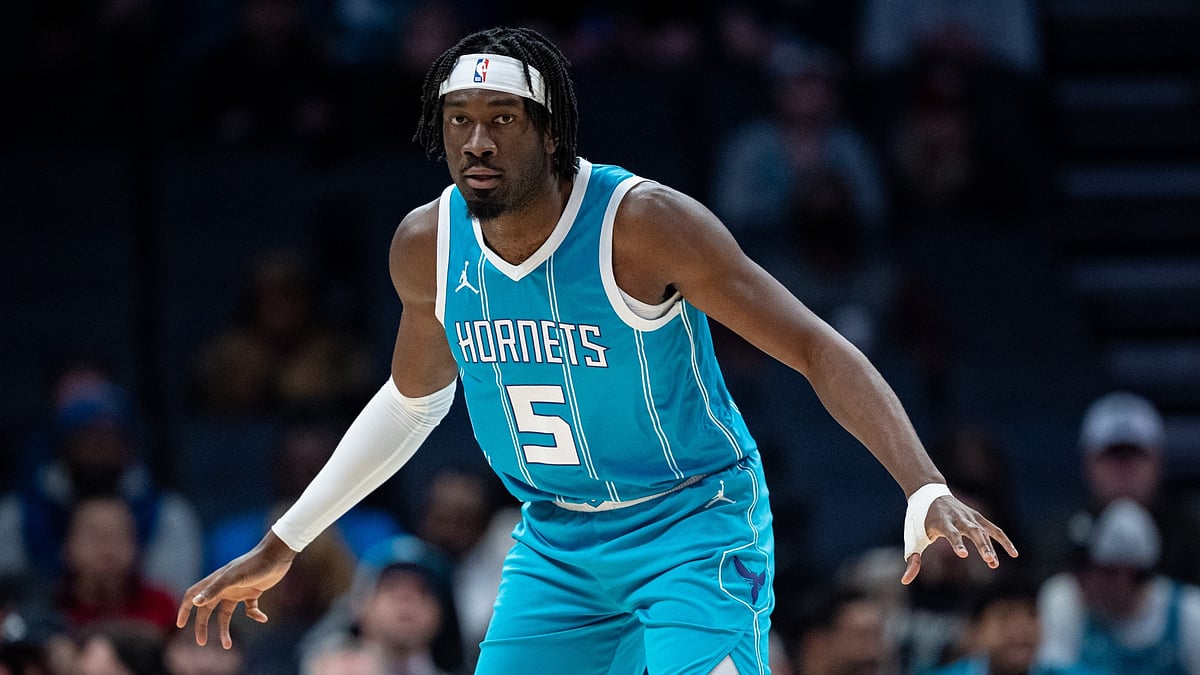 Mark Williams #5 of the Charlotte Hornets plays against the Washington Wizards during their game at Spectrum Center on February 03, 2025 in Charlotte, North Carolina.