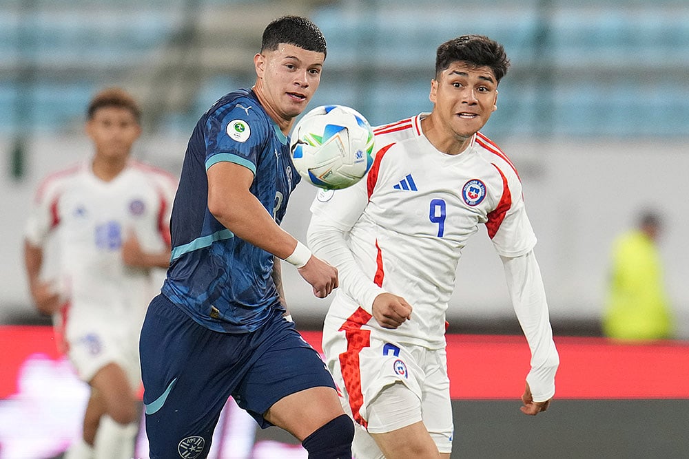| Photo: AP/Ariana Cubillos : Paraguay Chile Soccer South American U20