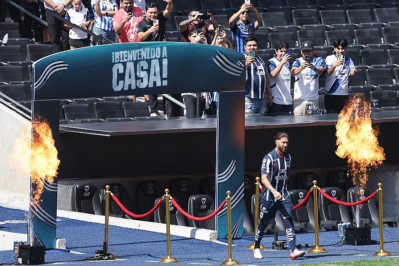 Mexico football club Rayados Monterrey Unveiled Sergio Ramos_3