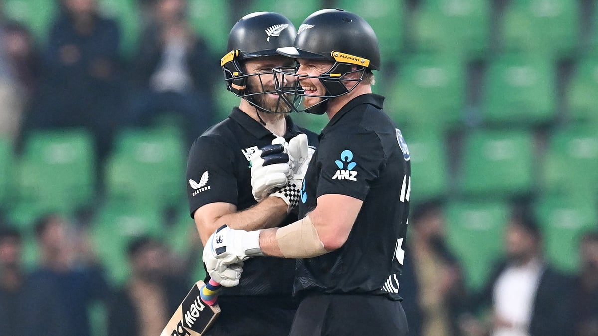New Zealand beat South Africa in 2nd ODI.