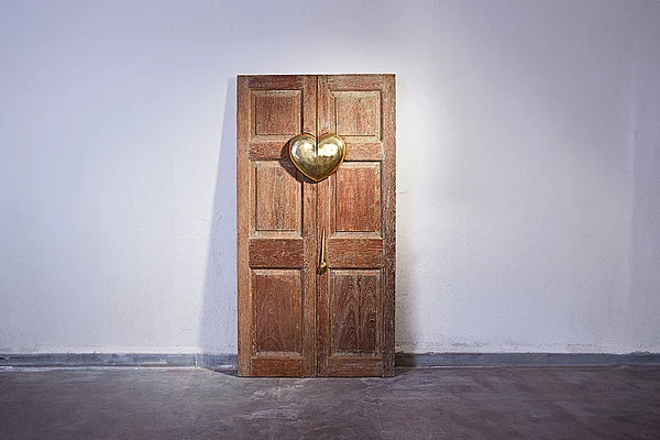 Untitled by Sudarshan Shetty:
A reflection on how the past and the present are intertwined in physical objects, much like the body encases a corporeal spirit