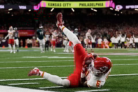 Super Bowl LIX, Eagles vs Chiefs: Chiefs safety Bryan Cook (6) intercepts a pass
