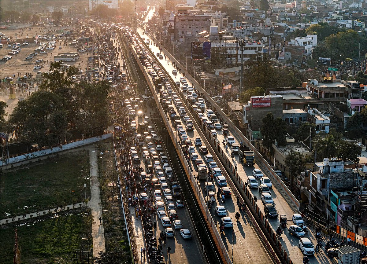 PTI : Traffic jam near Prayagraj