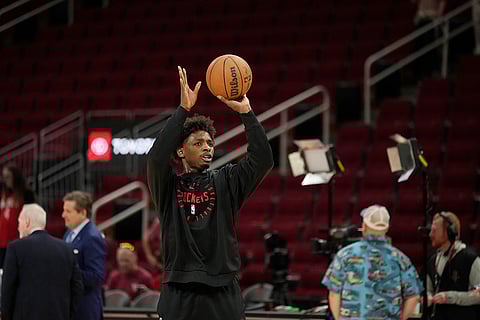 NBA 2024-25: Rockets guard Aaron Holiday shoots