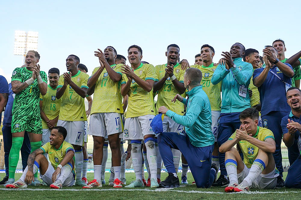 | Photo: AP/Jesus Vargas : CONMEBOL U20 Championship: Brazilian players celebrate their victory over Paraguay