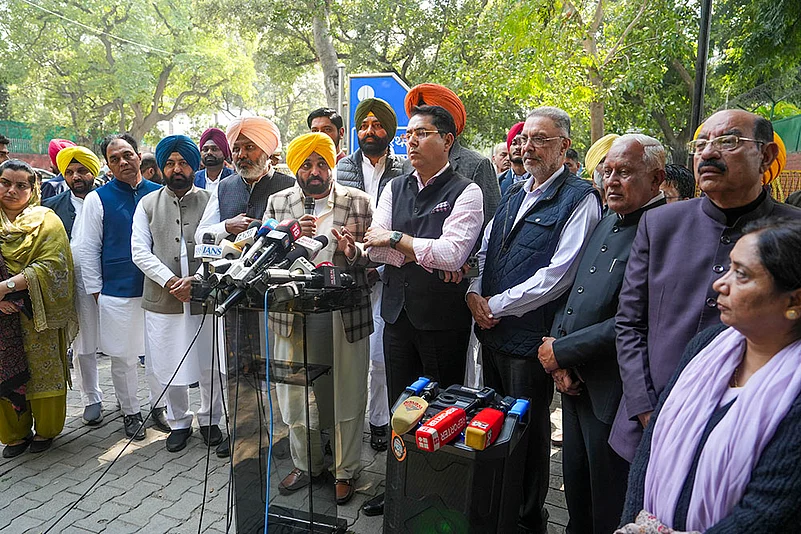Punjab AAP MLAs meet:Punjab CM Bhagwant Mann with AAP MLAs