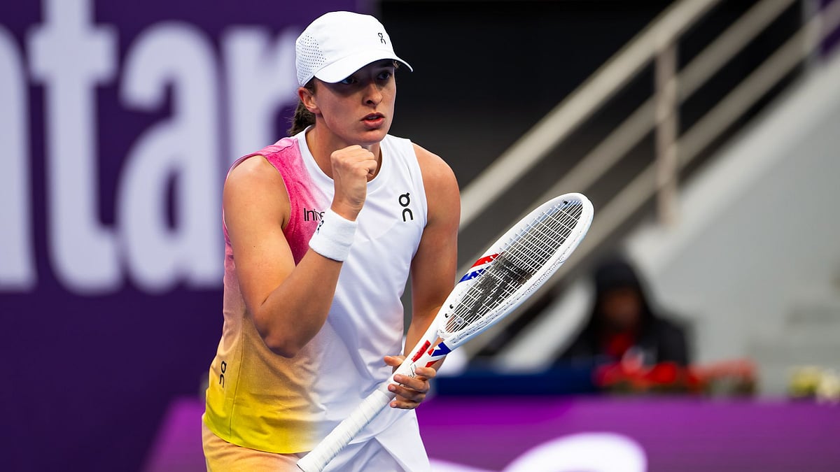 Swiatek came from behind to beat Noskova