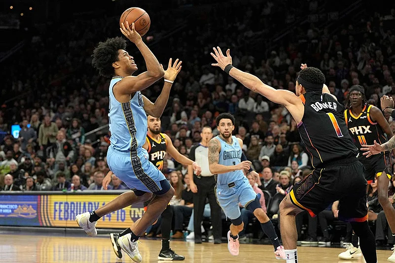 NBA Basketball: Memphis Grizzlies vs Phoenix Suns
