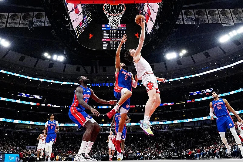 NBA Basketball Game: Detroit Pistons vs Chicago Bulls