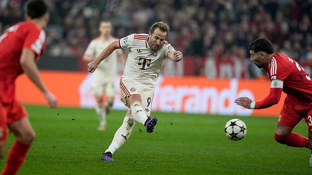 | Photo: AP/Matthias Schrader : UEFA Champions League: Bayern's Harry Kane attempts a shot at goal