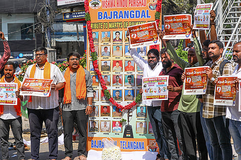 Bajrang Dal protest against Valentine's Day in T'gana