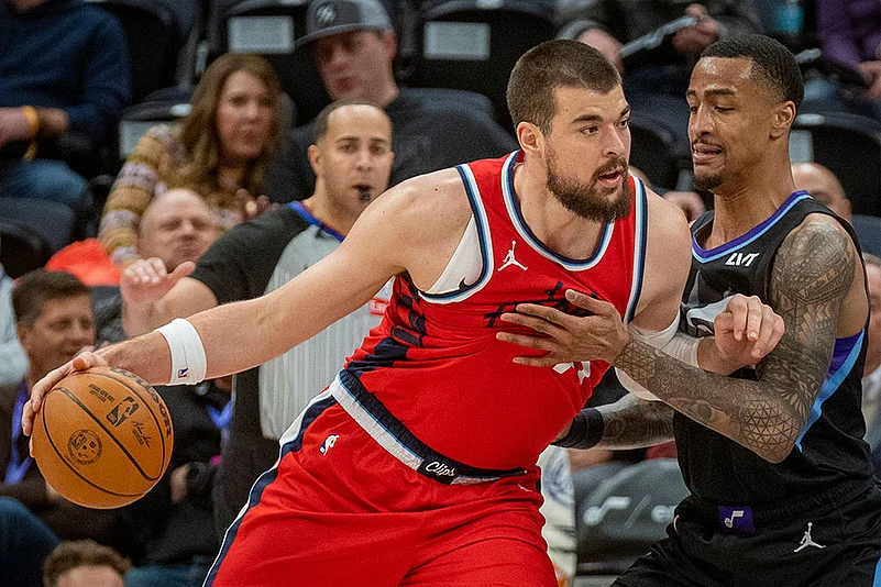 Basketball: Los Angeles Clippers vs Utah Jazz