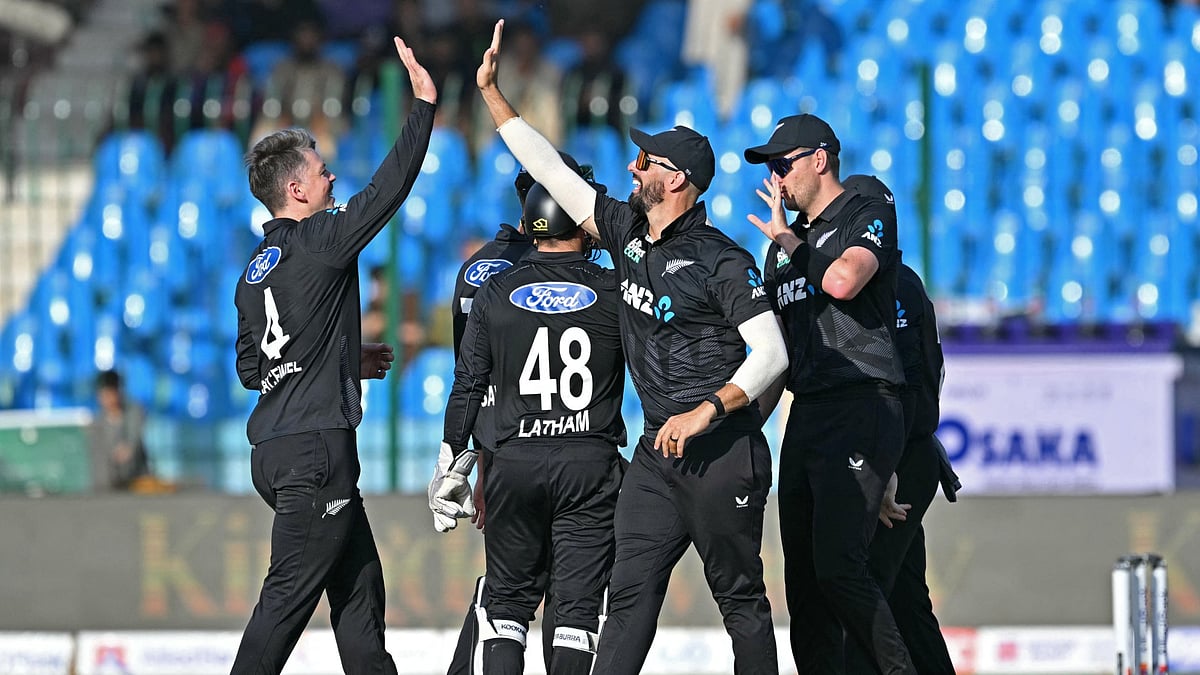 New Zealand win the Tri-Nation Series