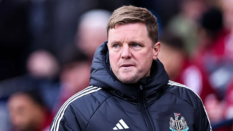 Howe was unimpressed by the manner of Newcastle's defeat at Man City - null