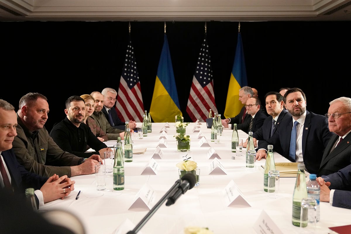 AP : 
Vice-President JD Vance meets Ukraine's President V Zelenskyy