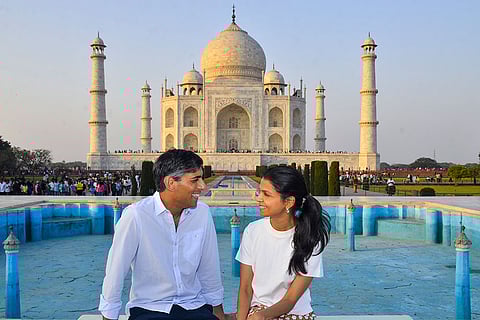 Rishi Sunak with family at Taj Mahal