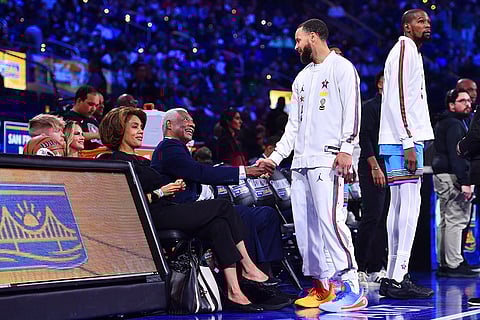 2025 NBA All Star Game: Shaq's OGs' Stephen Curry (30) greets Julius "Dr. J" Erving