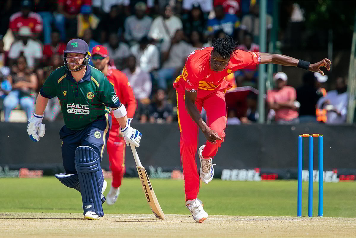 X/ZimCricketv : Zimbabwe take on Ireland in the third and final ODI.