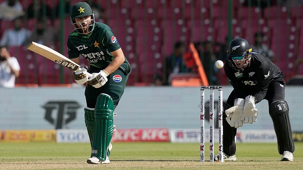 | Photo: AP/Fareed Khan : Tri-Series Cricket: New Zealand vs Pakistan