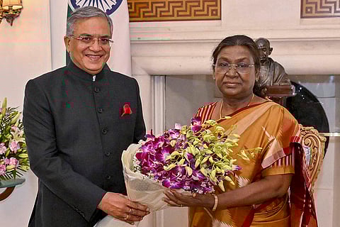 President Murmu meets Gyanesh Kumar