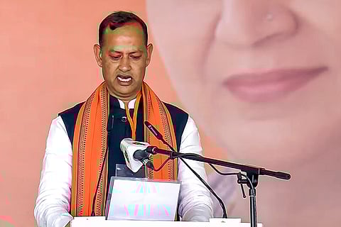 Delhi govt. swearing-in ceremony: Ravinder Indraj Singh takes oath as a Minister