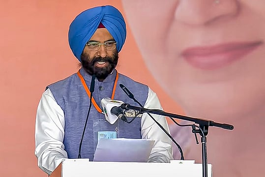 Fuel Banned For Vehicles Older Than 15 Years To Curb Pollution: Delhi Environment Minister 