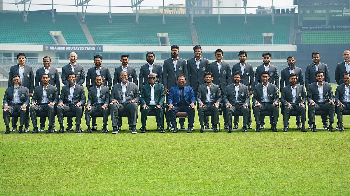 X/BCBtigers : The Champions Trophy-bound Bangladesh cricket team.