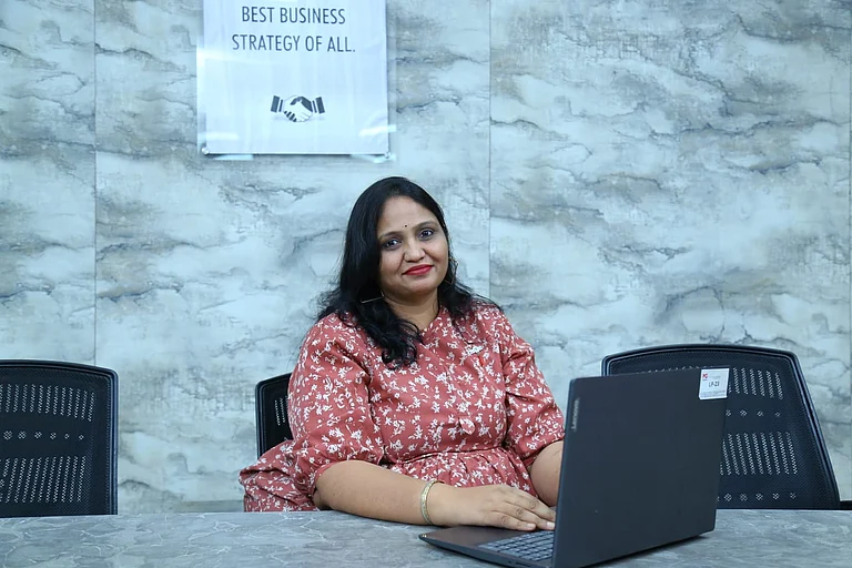 Sharda Deepakraj Lala Founder of Siddhantha Wealth Managers - null