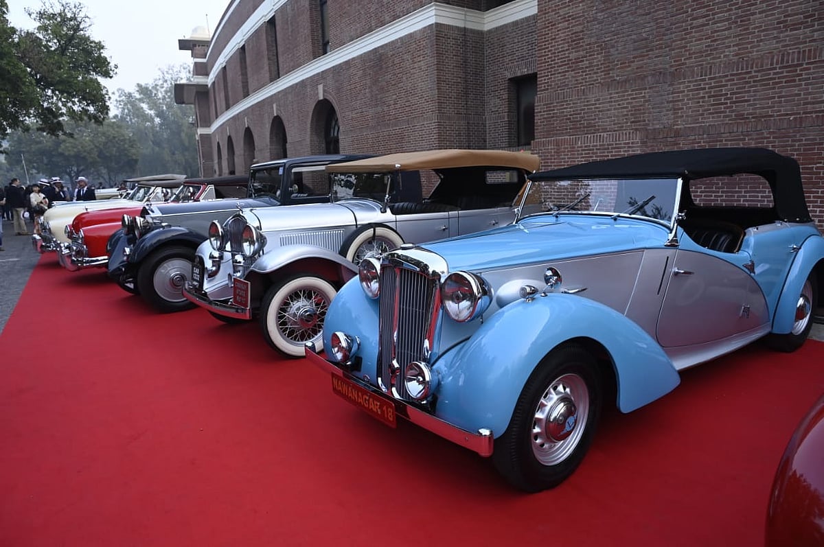 21 Gun Salute Vintage Car rally at Kartavya Path in New Delhi_11