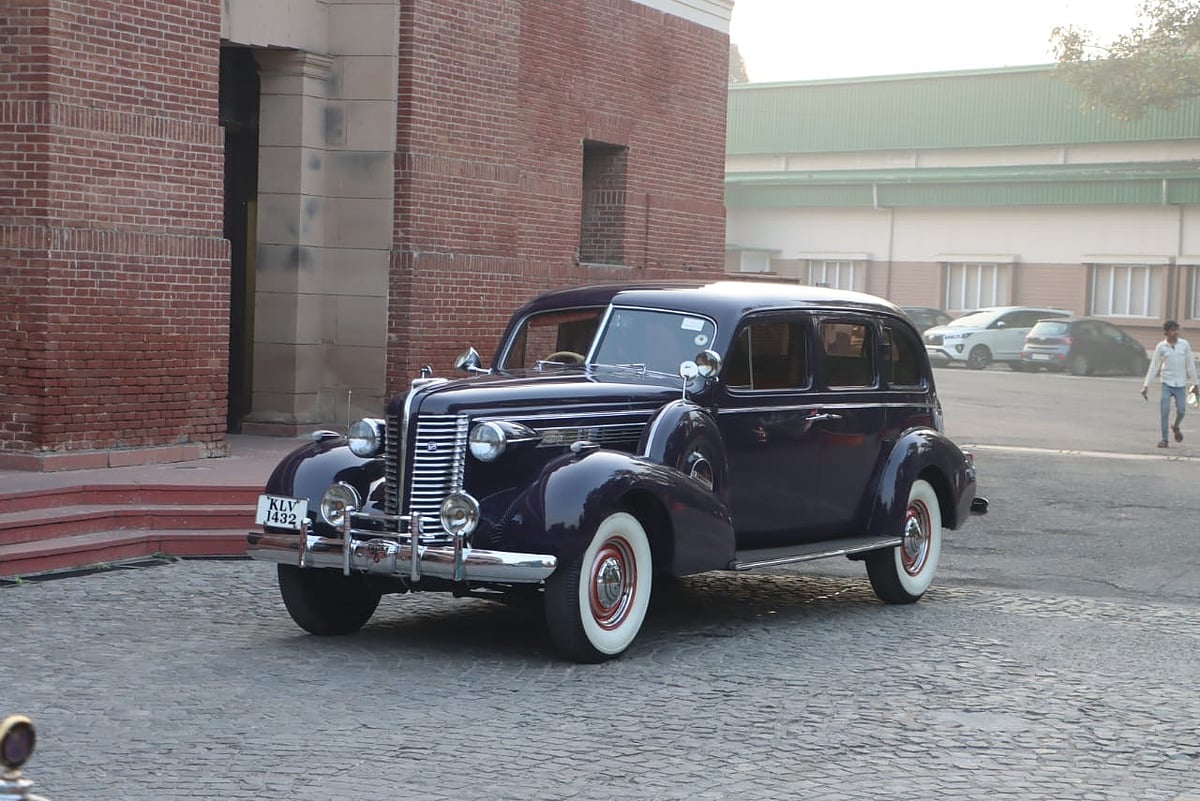 21 Gun Salute Vintage Car rally at Kartavya Path in New Delhi_10