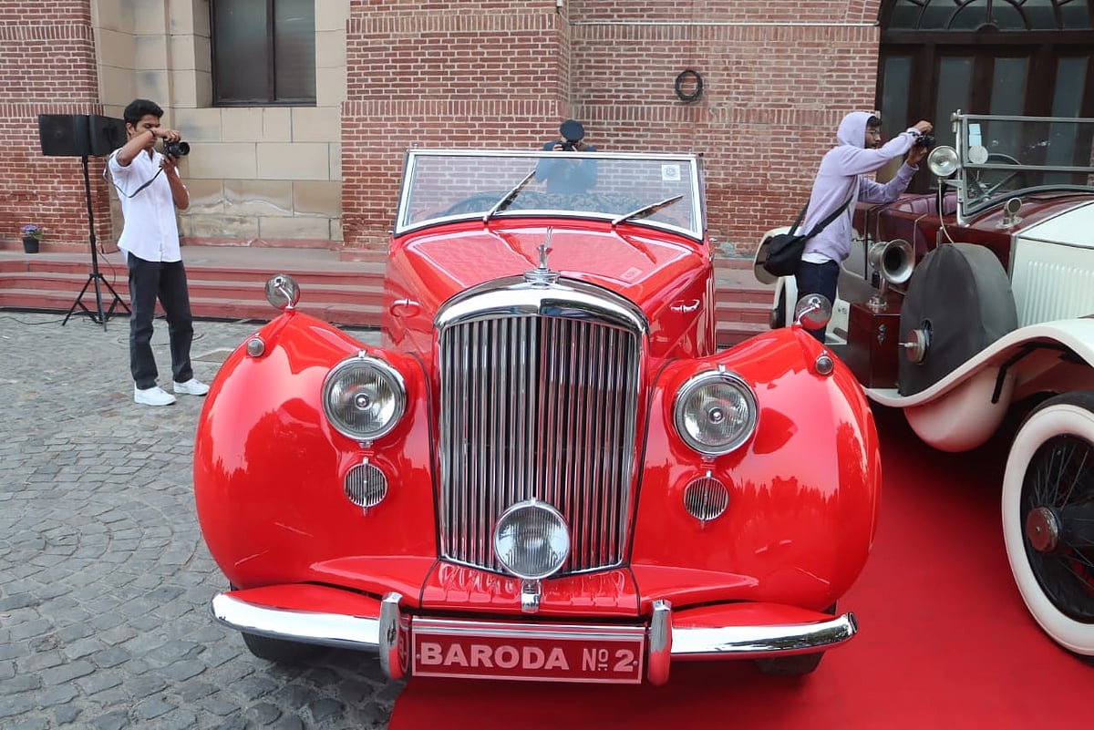 21 Gun Salute Vintage Car rally at Kartavya Path in New Delhi_9