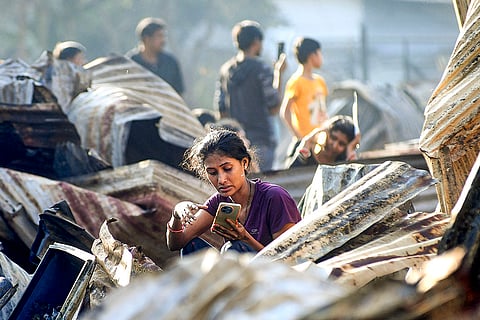 Fire breaks out in huts near Film City gate