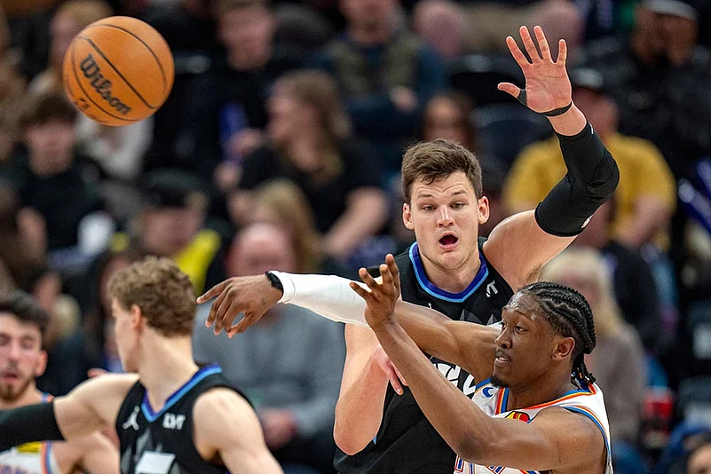 Basketball Game: Oklahoma City Thunder vs Utah Jazz