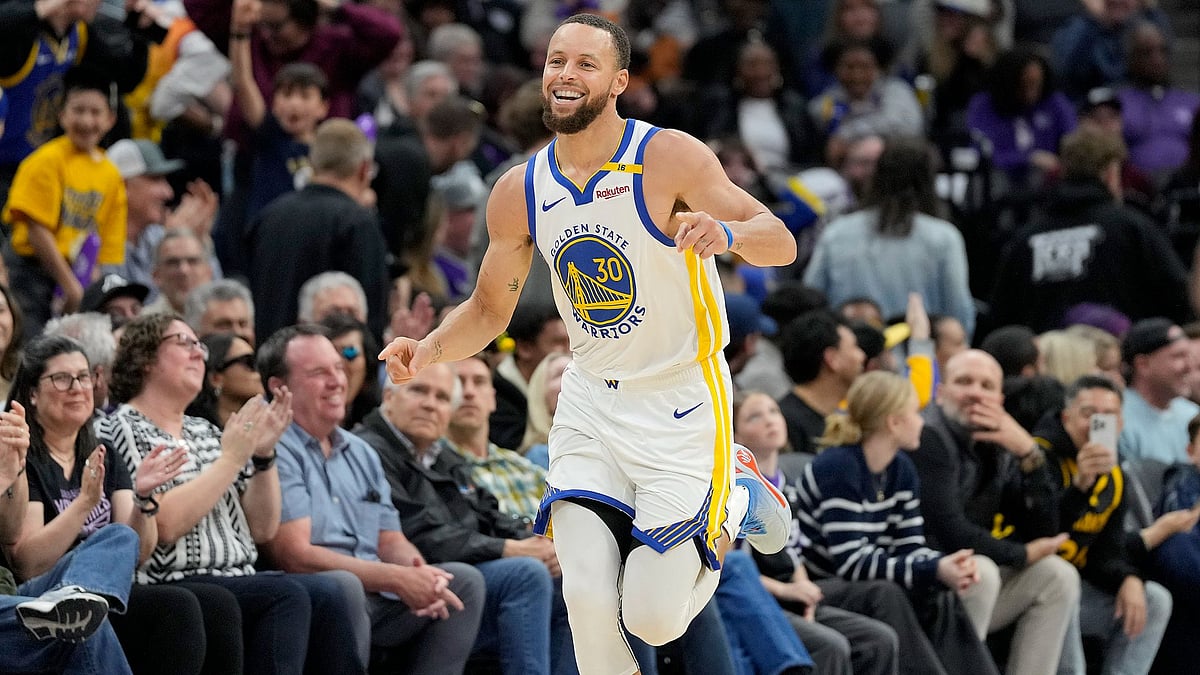 Curry made NBA history on Friday