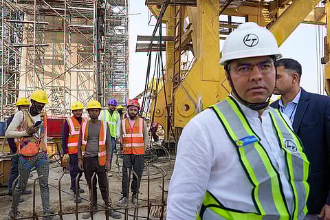 Parvesh Verma inspects Barapullah elevated road project