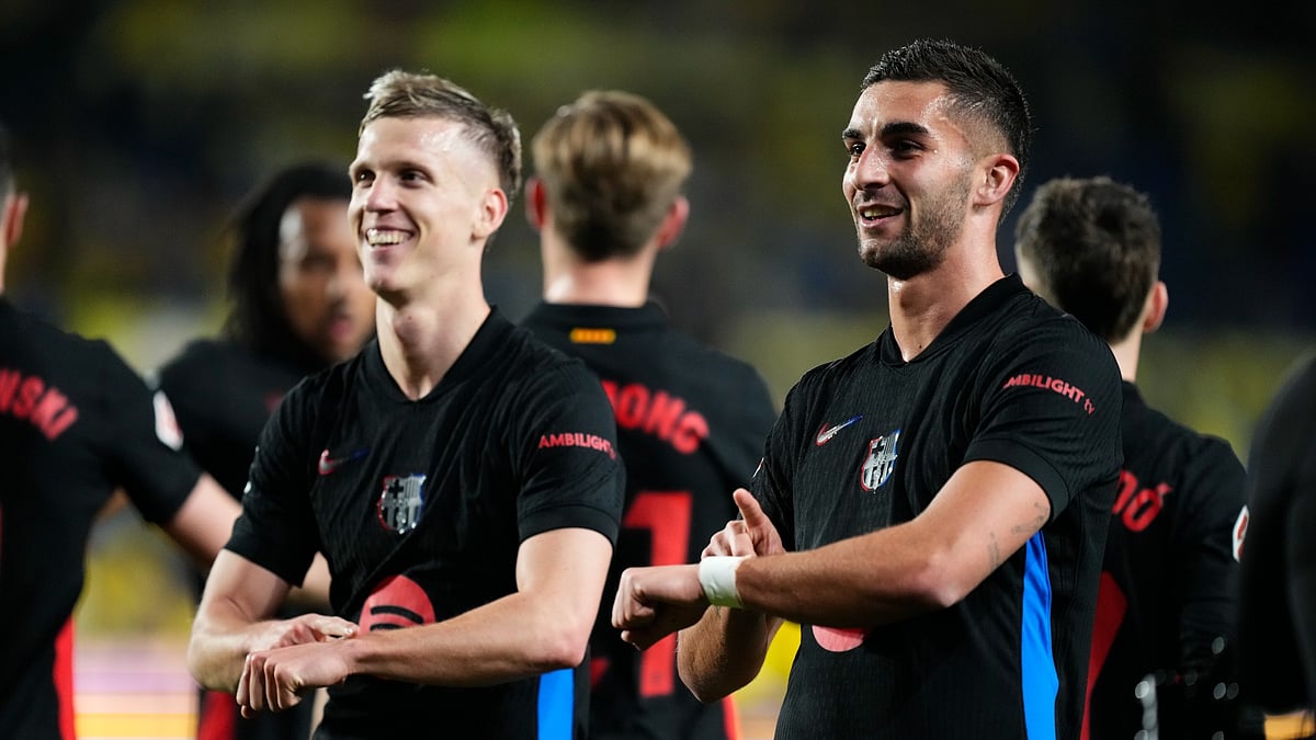 Dani Olmo and Ferran Torres celebrate