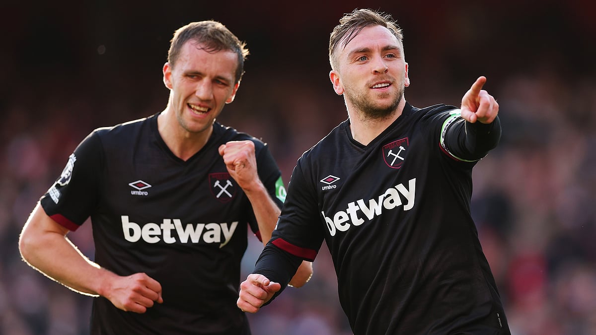Jarrod Bowen celebrates after putting West Ham ahead. - null